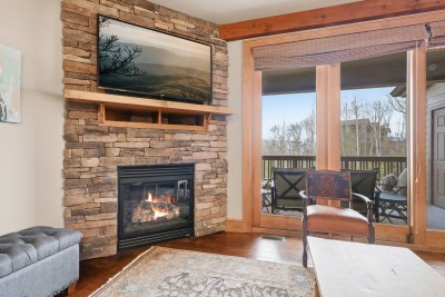 Cozy 1BR Condo w/ Stunning Long-Range Views + Pool photo 2