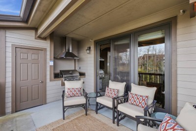 Cozy 1BR Condo w/ Stunning Long-Range Views + Pool photo 3