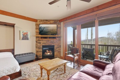 Cozy 1BR Condo w/ Stunning Long-Range Views + Pool photo 9