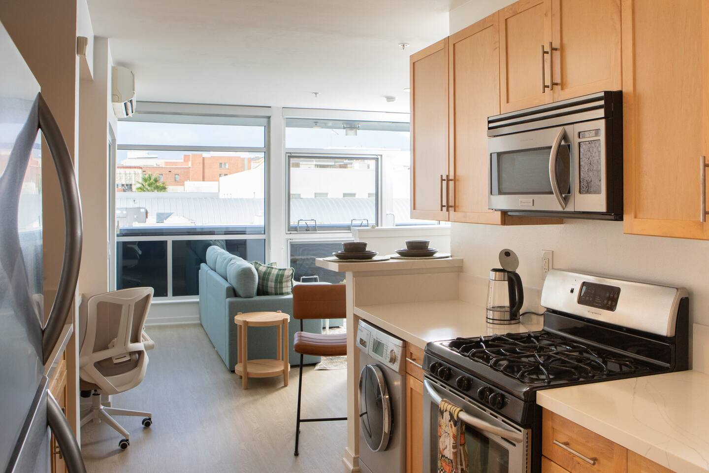 Walk to Beach + Free Garage Parking