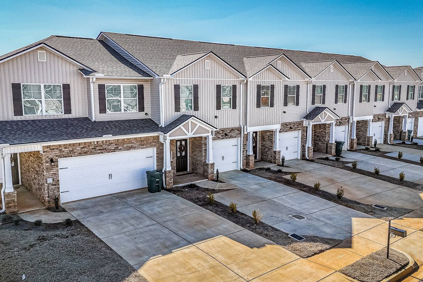 Chic Huntsville Stay: Near MidCity, Dining & Shops