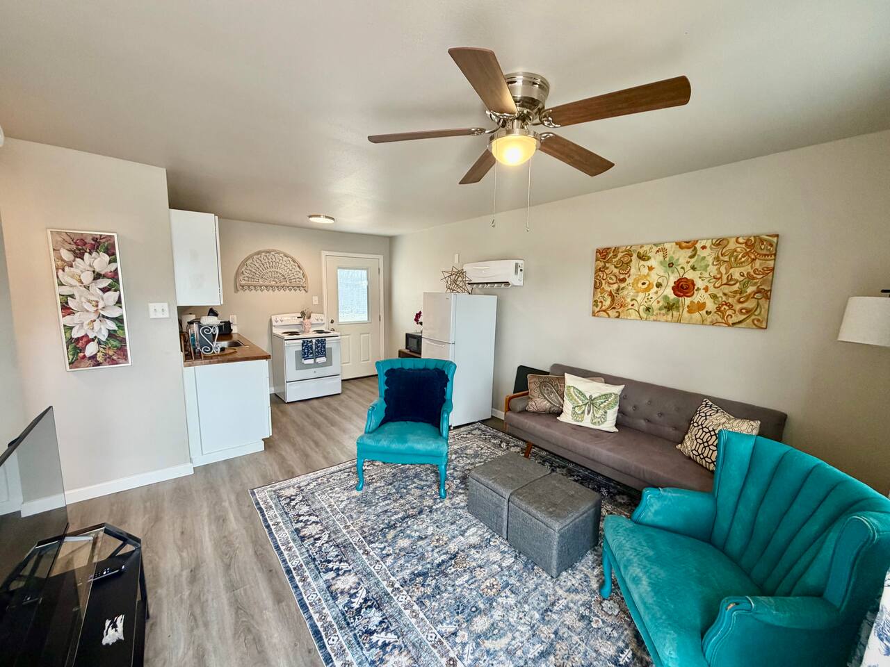 Simple & Cozy 2BR | Central | 2 QN | Crew Friendly