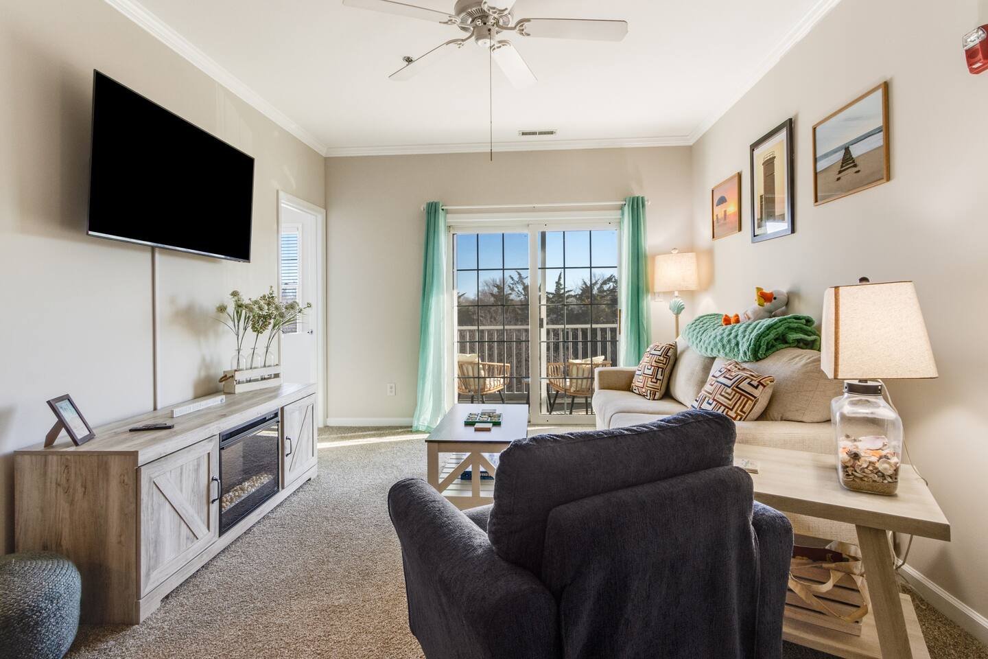 Dog-Friendly Rehoboth Beach Escape • 4 Mi to Beach