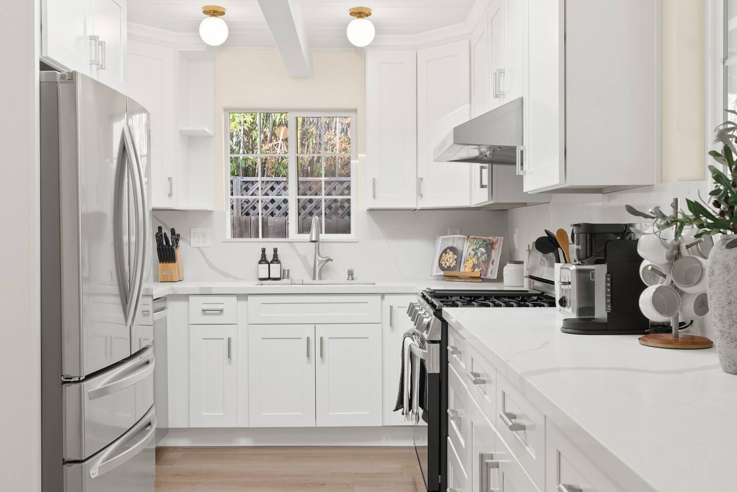 Alpha Home • Modern Room Menlo Park