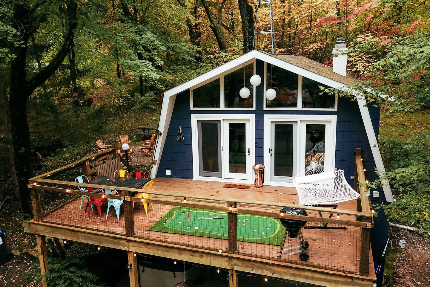 Nature Getaway - Escape Room, Speakeasy & Hot Tub