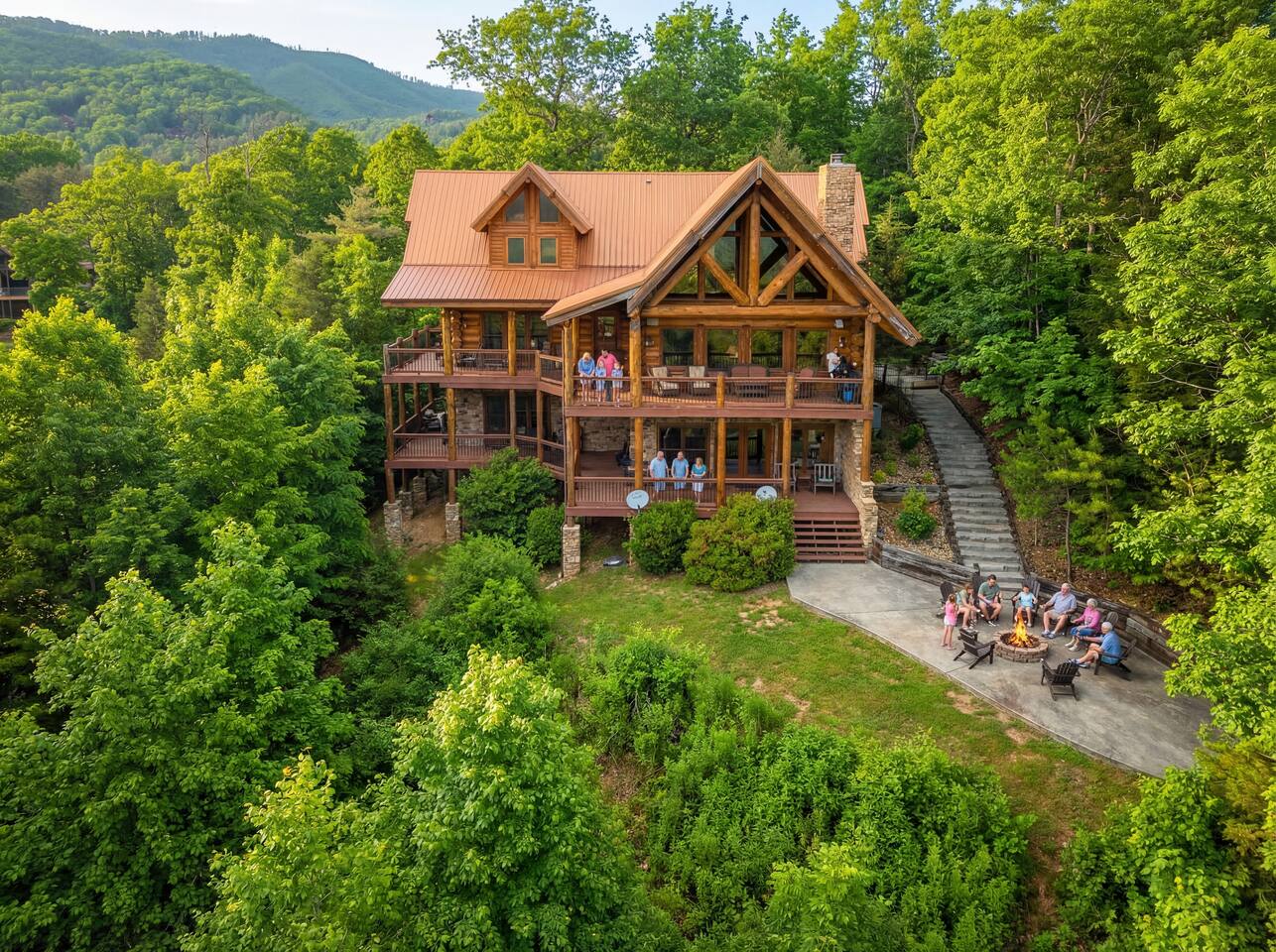 Family Fun, Epic Mountain Views, Hot Tub, Arcade