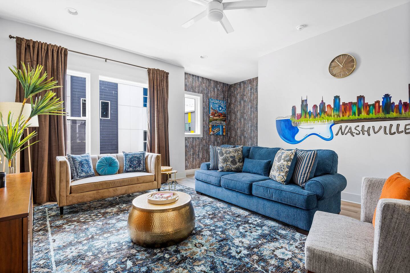 Stunning 3bd/3.5ba in East! Garage!