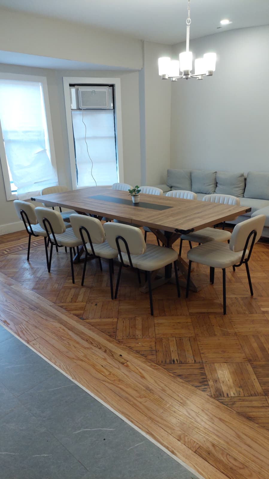 4 Bedroom 1.5 Bathroom Directly Across from 770