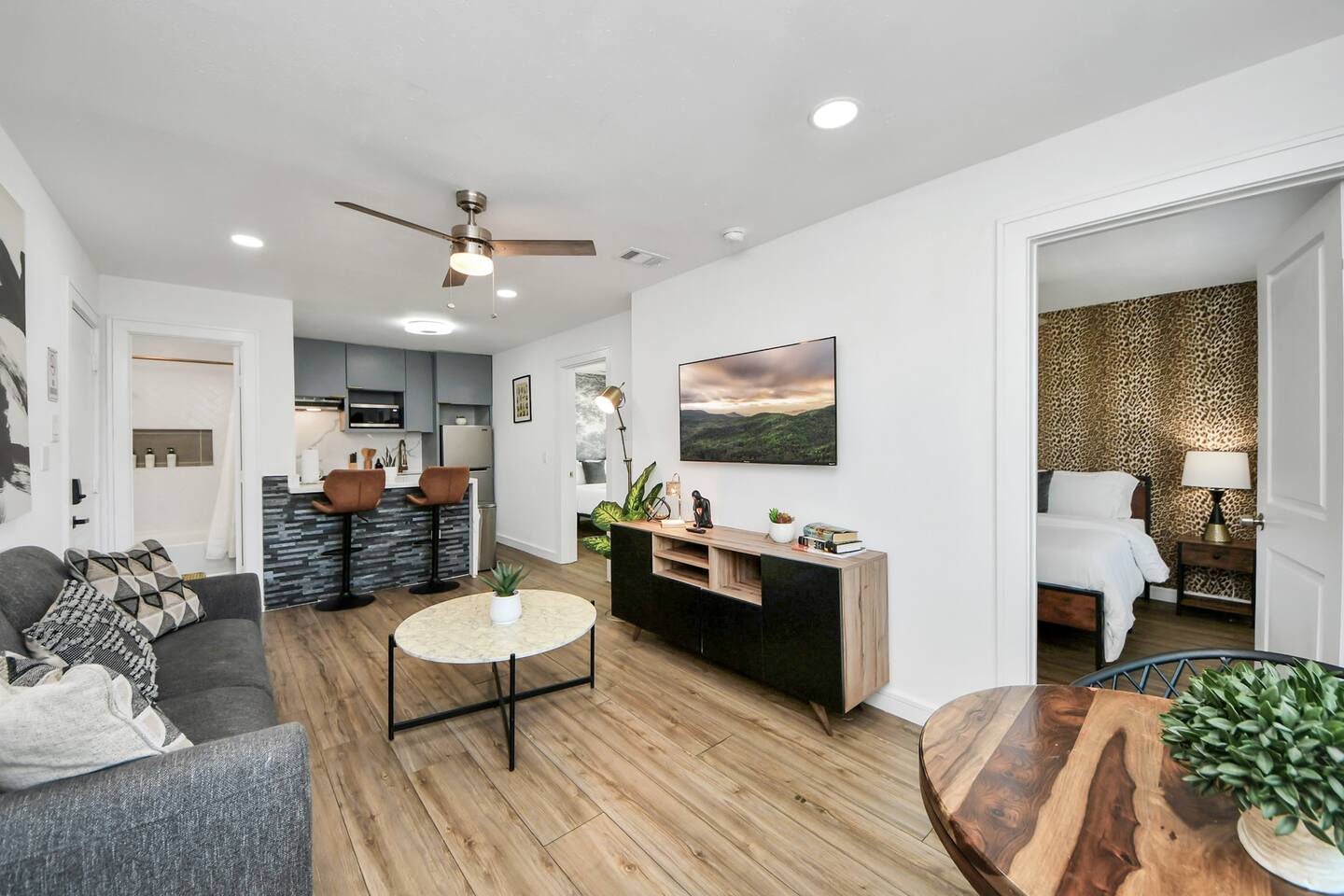 Arbor Flats #4 in the Heart of Houston