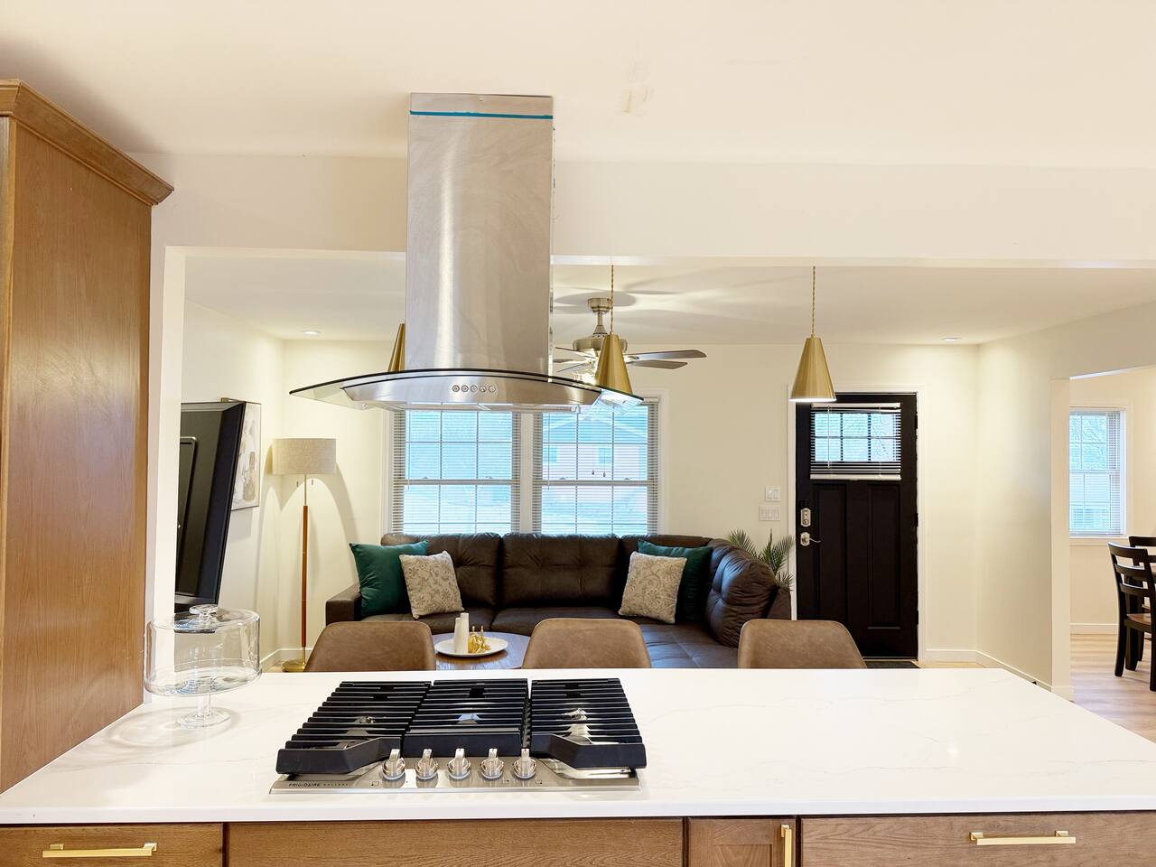 Northside Newly Renovated & Stylish 3BR/2.5BA