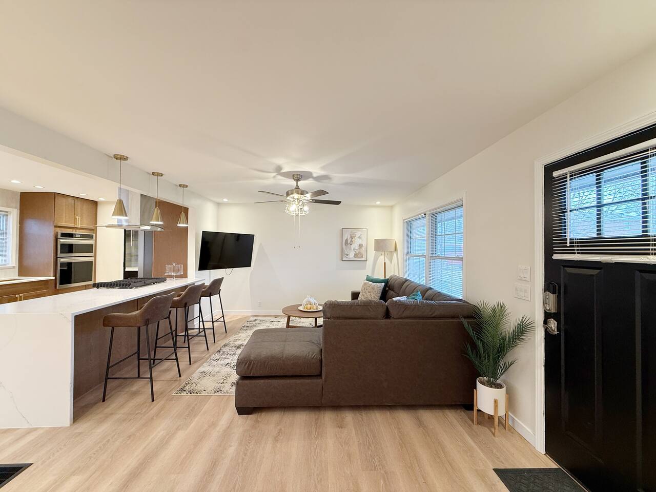 Northside Newly Renovated & Stylish 3BR/2.5BA