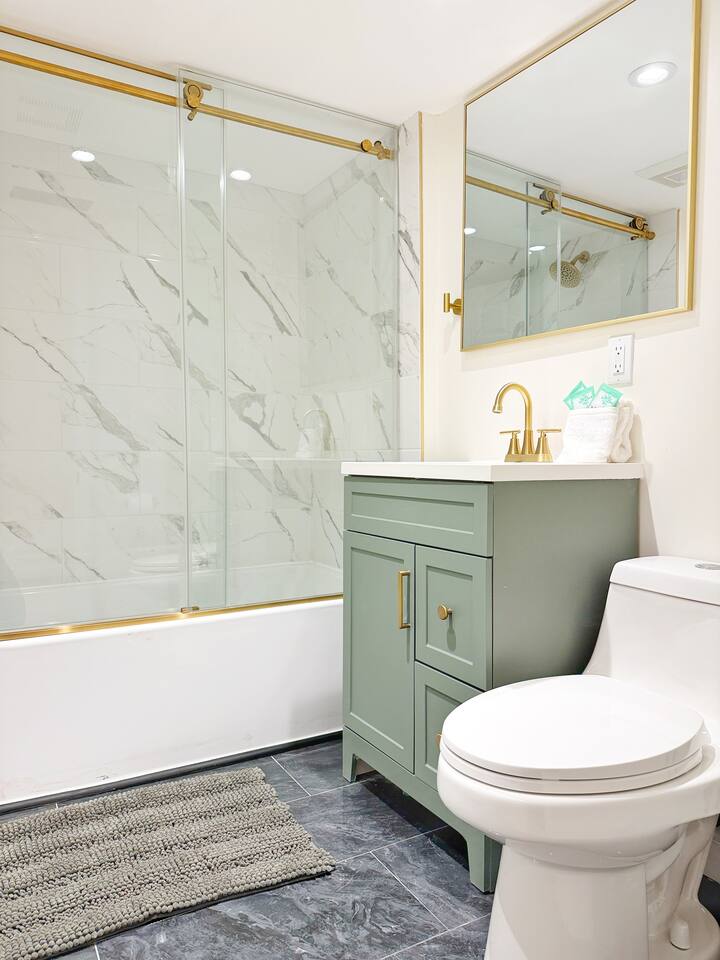 Northside Newly Renovated & Stylish 3BR/2.5BA