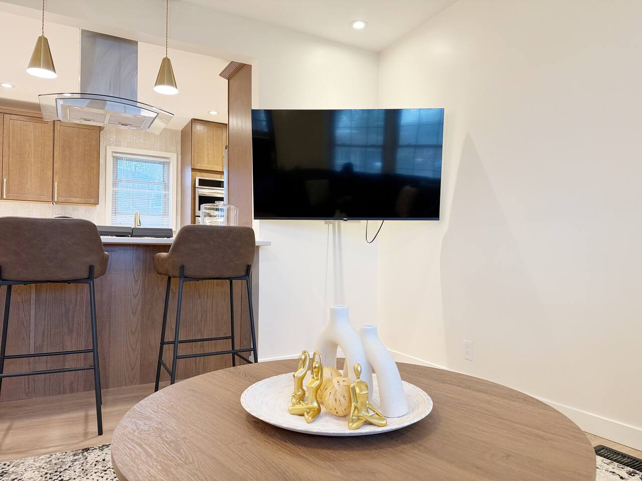 Northside Newly Renovated & Stylish 3BR/2.5BA