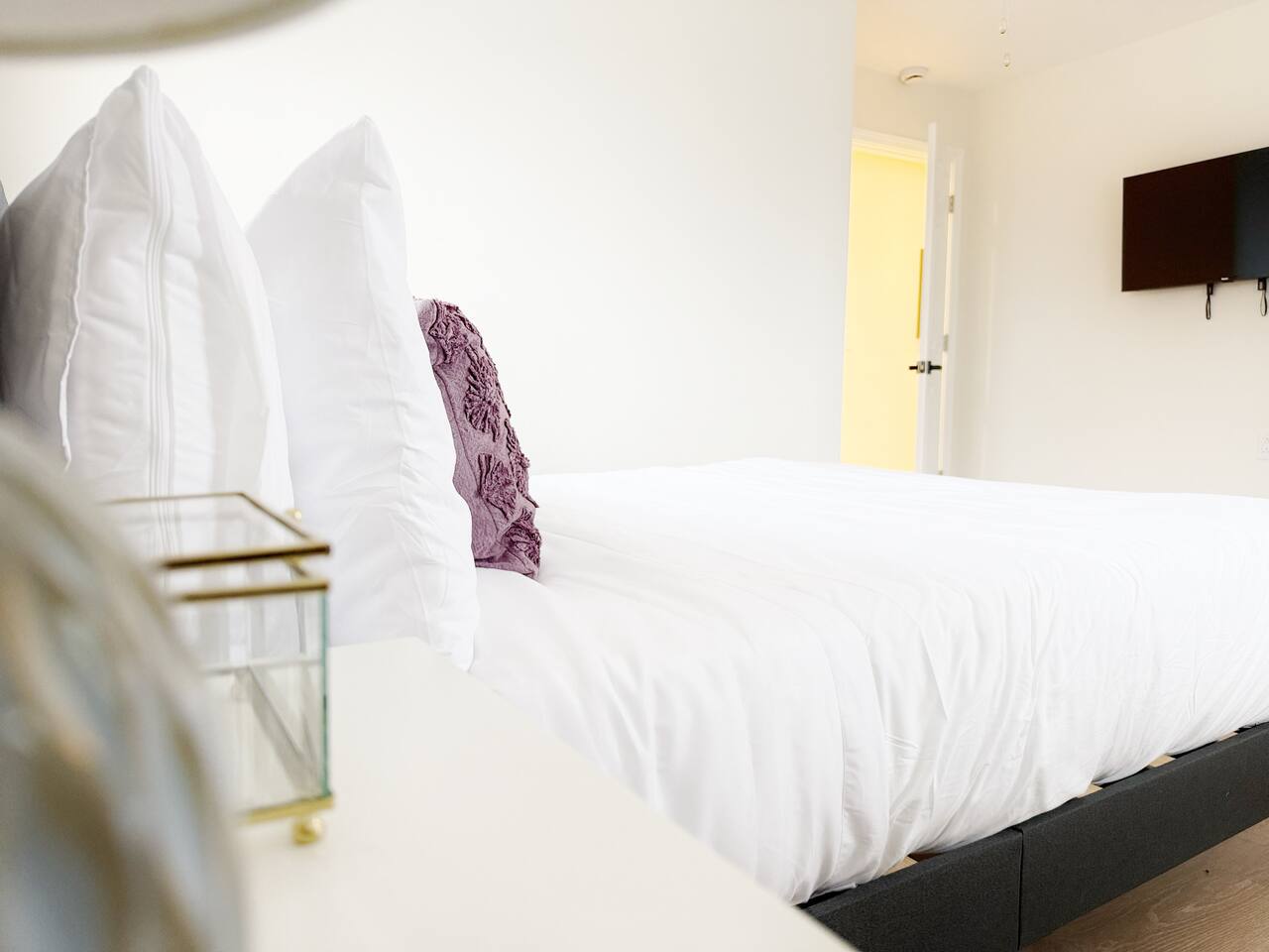 Northside Newly Renovated & Stylish 3BR/2.5BA