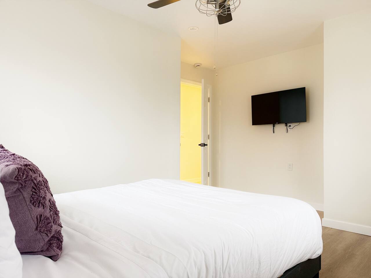 Northside Newly Renovated & Stylish 3BR/2.5BA