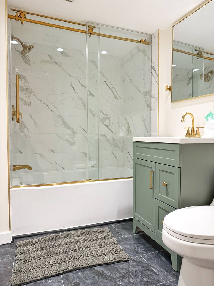 Northside Newly Renovated & Stylish 3BR/2.5BA