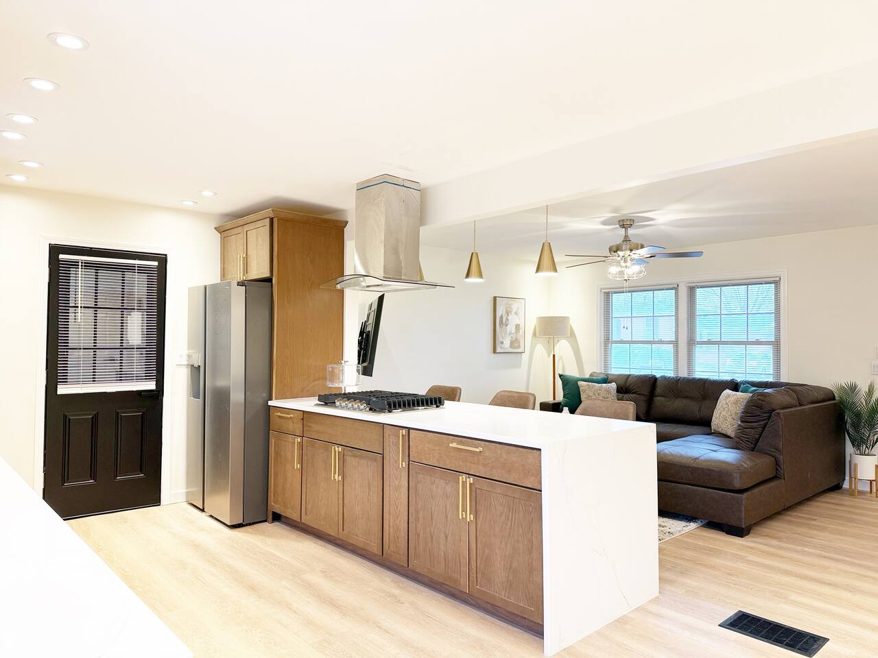 Northside Newly Renovated & Stylish 3BR/2.5BA