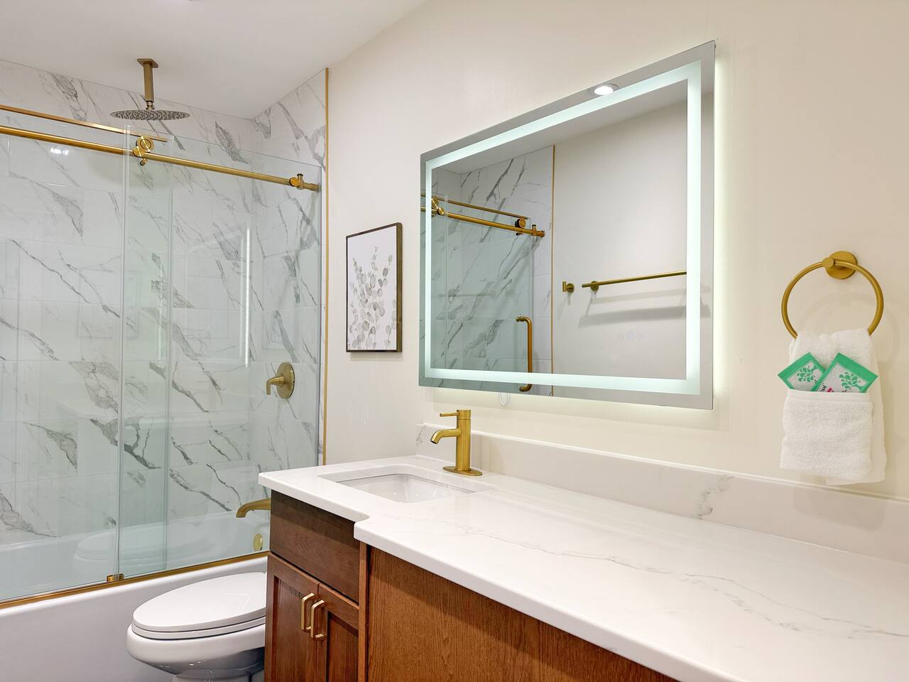 Northside Newly Renovated & Stylish 3BR/2.5BA