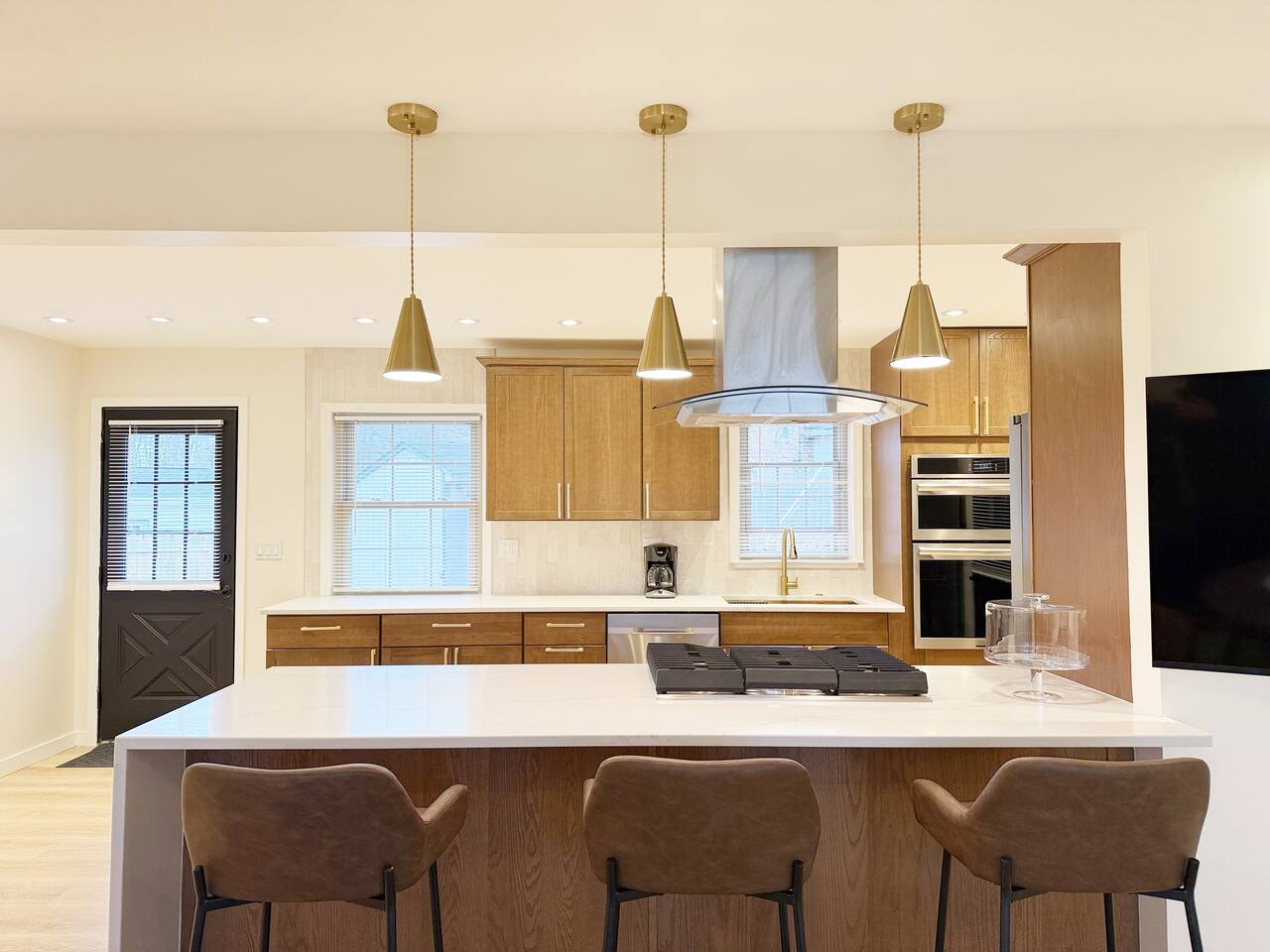 Northside Newly Renovated & Stylish 3BR/2.5BA