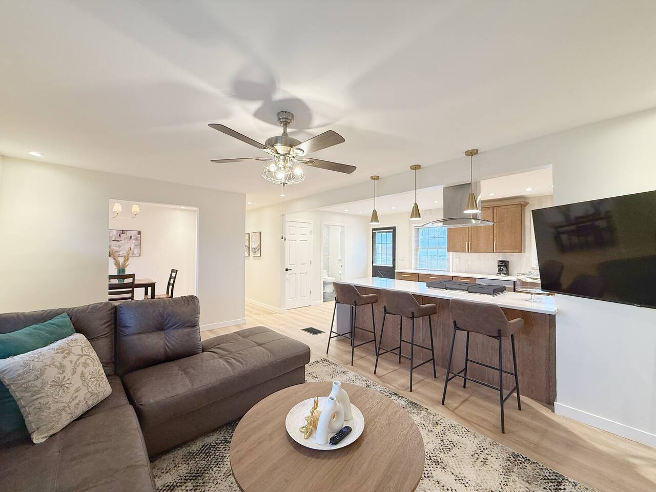 Northside Newly Renovated & Stylish 3BR/2.5BA