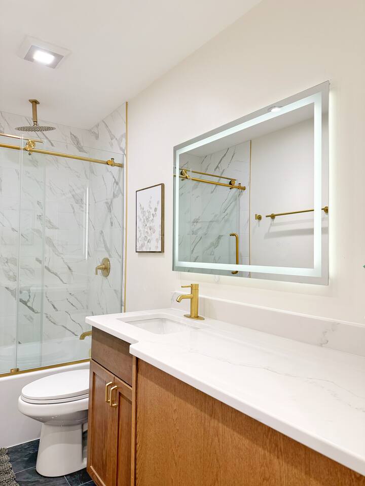 Northside Newly Renovated & Stylish 3BR/2.5BA