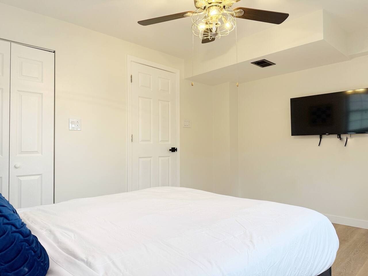 Northside Newly Renovated & Stylish 3BR/2.5BA