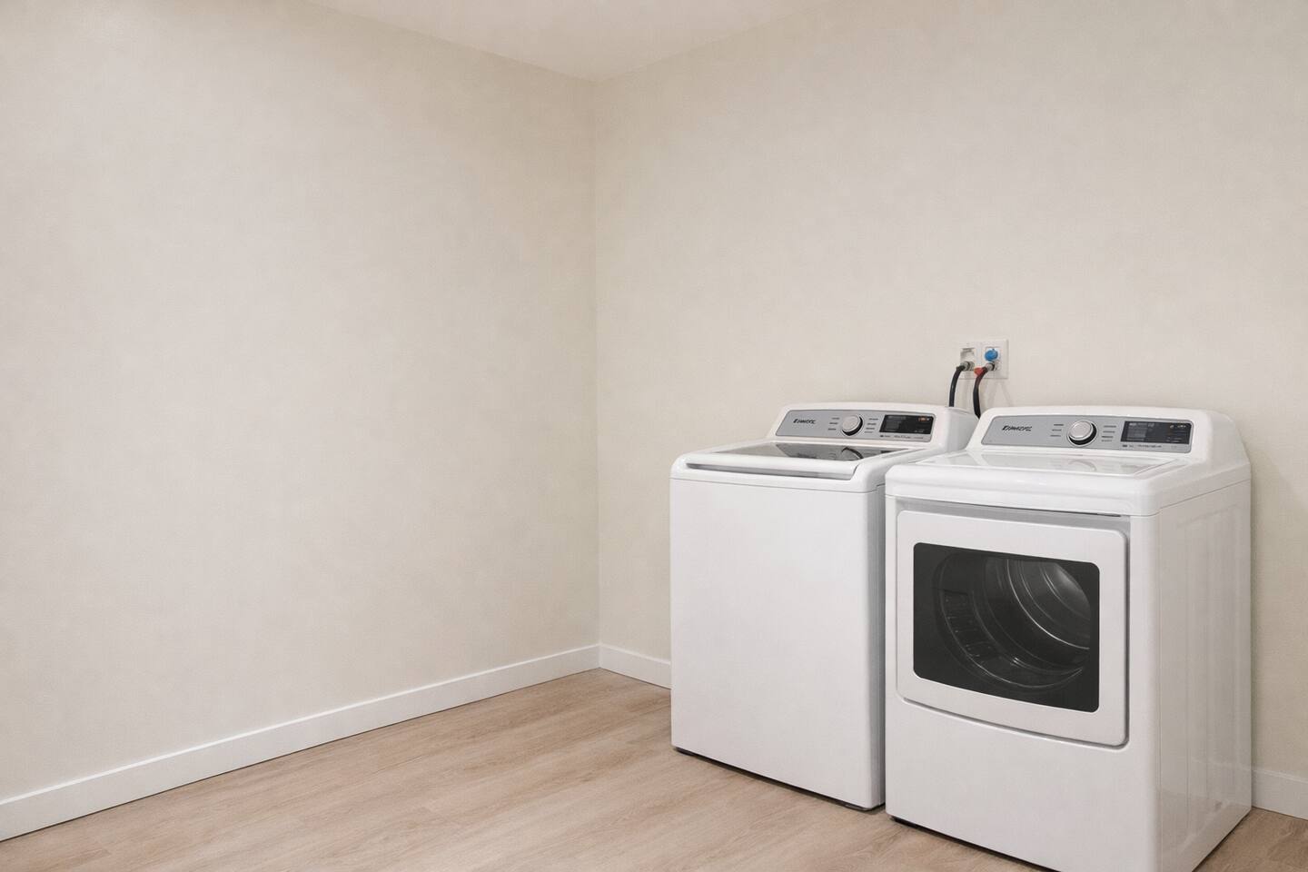 Northside Newly Renovated & Stylish 3BR/2.5BA