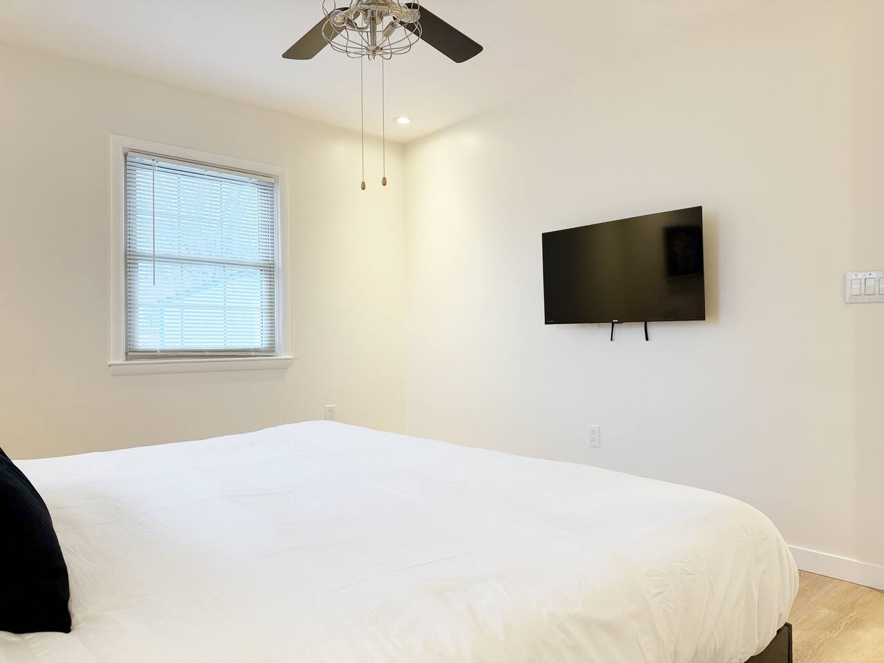 Northside Newly Renovated & Stylish 3BR/2.5BA