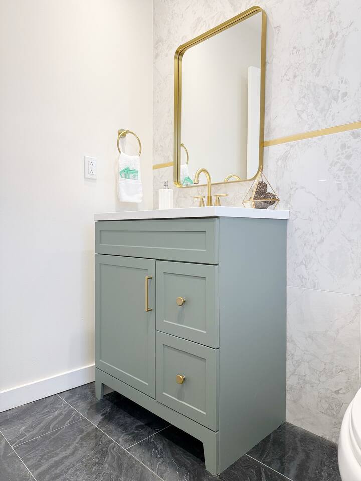 Northside Newly Renovated & Stylish 3BR/2.5BA