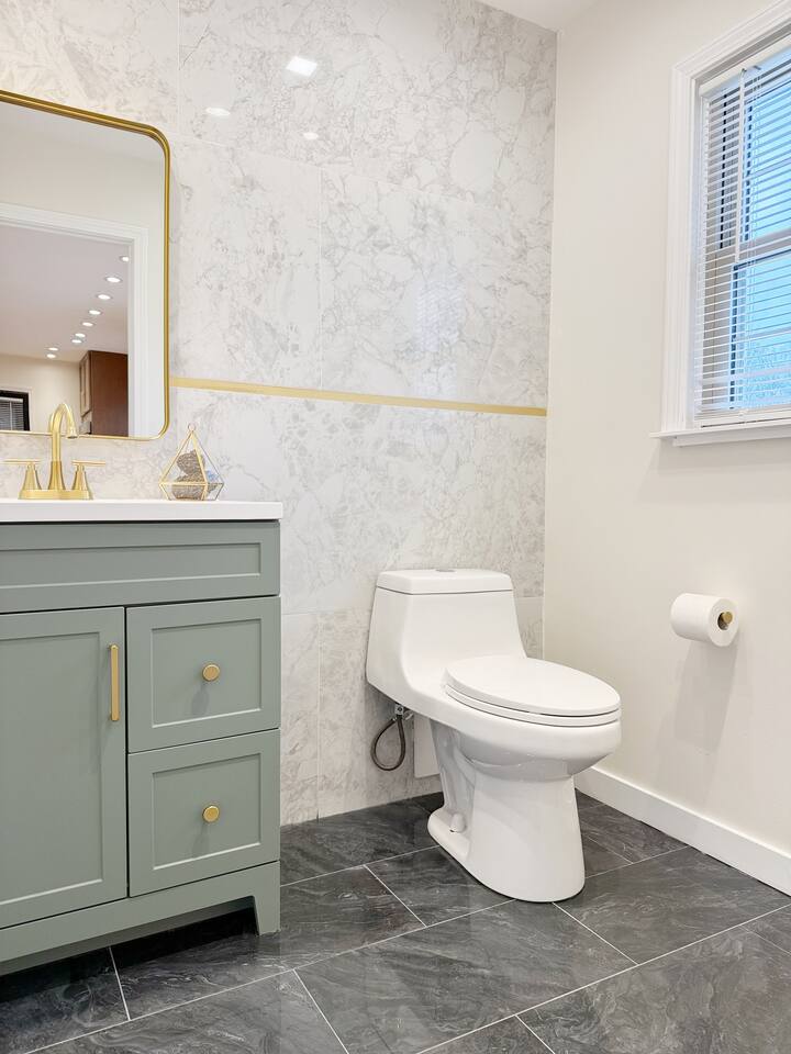 Northside Newly Renovated & Stylish 3BR/2.5BA