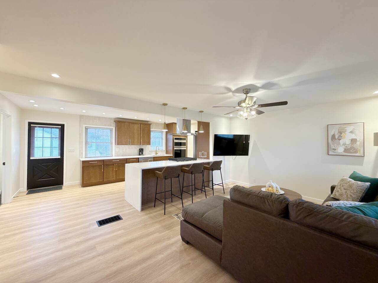 Northside Newly Renovated & Stylish 3BR/2.5BA