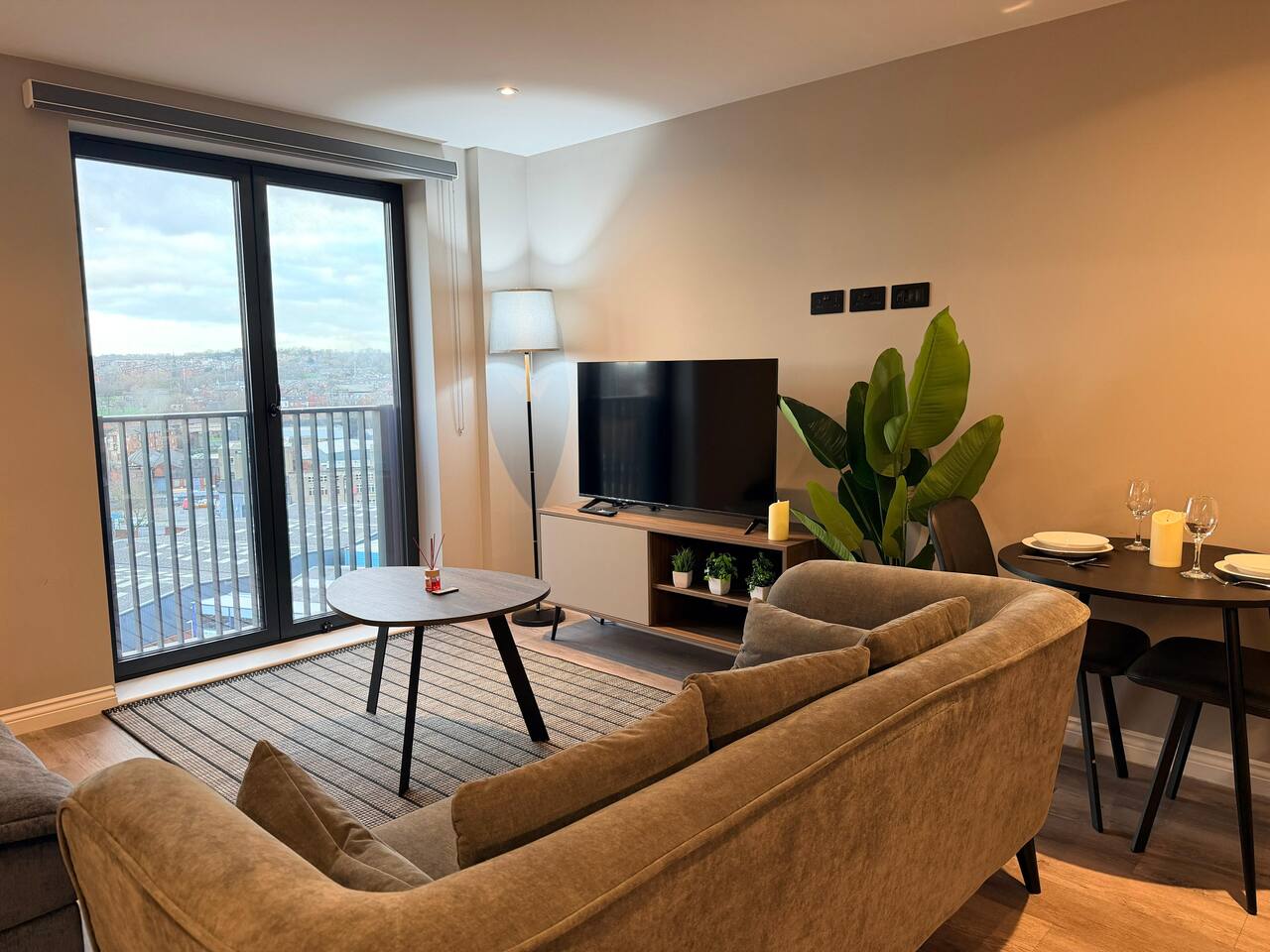 #123 Springwell Stay | Modern Leeds City Flat