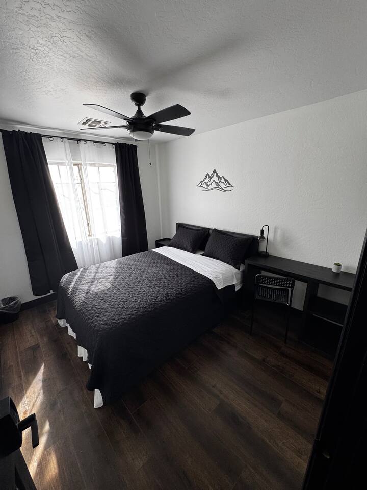 Luxury Gilbert Room 1