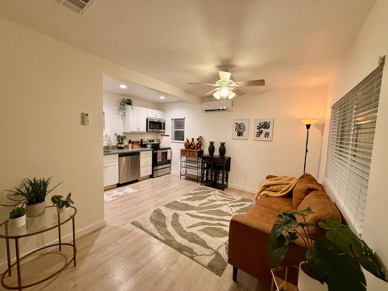 Golden Sol Casita* Light Rail * ASU * Airport