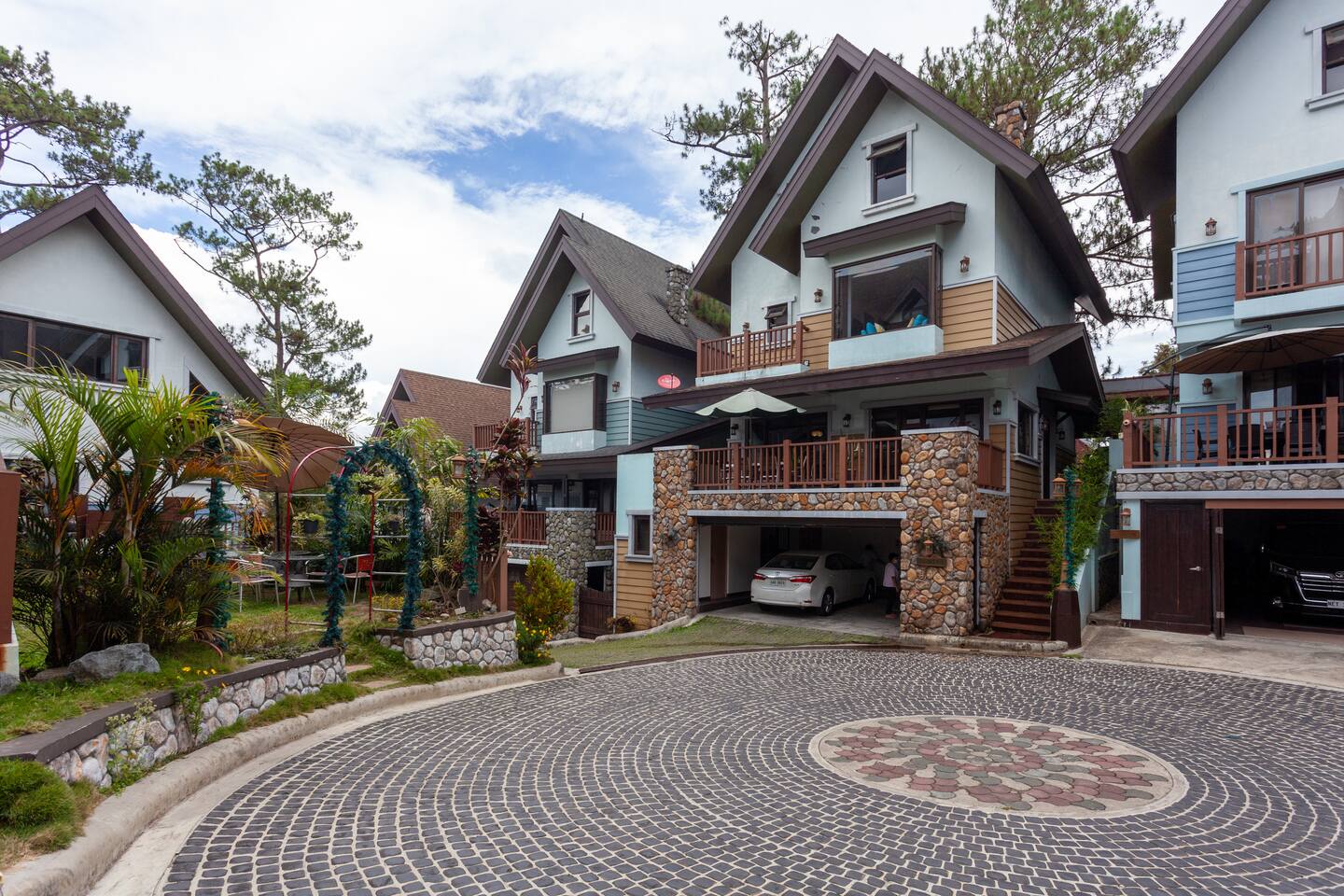 Exclusive Villa. 1 Room w/Aircon. Near BCC 21 pax - Holiday Home
