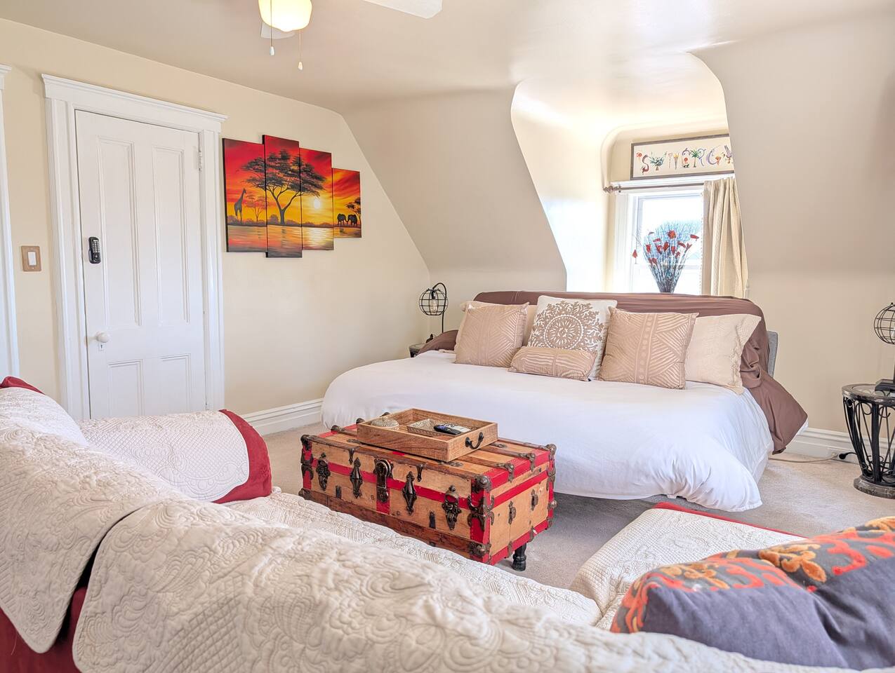 Charming Apt Walkable to Shop, Eat & NYC Transport