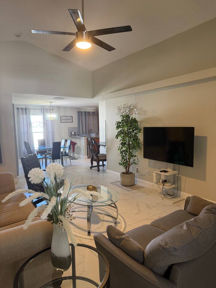 Sunny Stay Near St. Pete Beaches