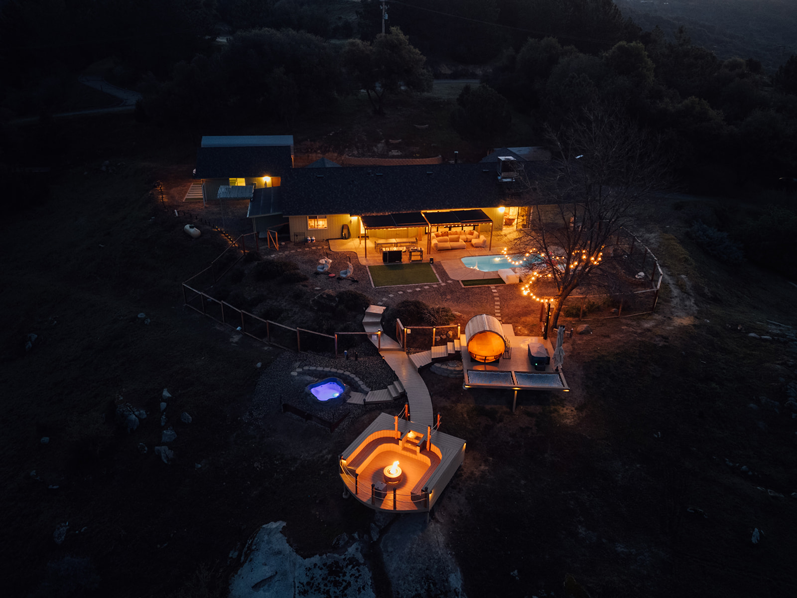 Mountains & Moon – Wellness Elevated