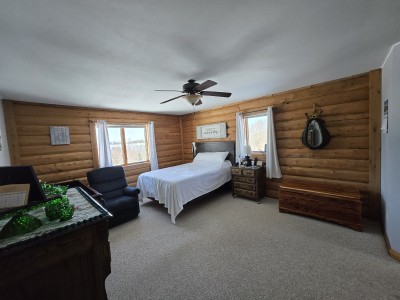 Peaceful Cabin In Amish Country
