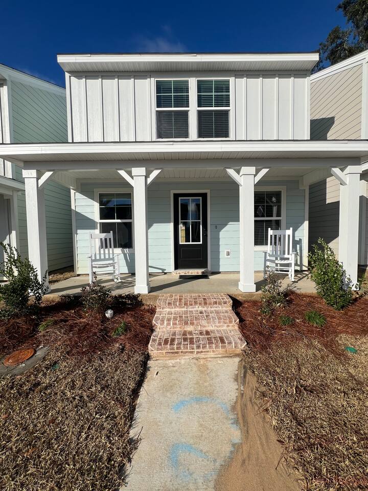 Charming Beachfront Retreat