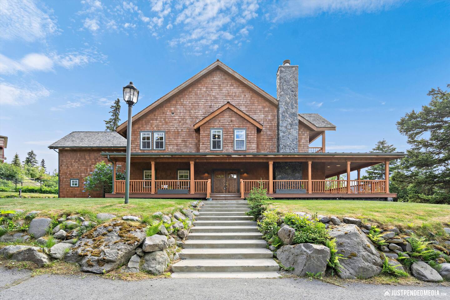 (p)tarmigan ROOST: Luxury Mountain Lodge