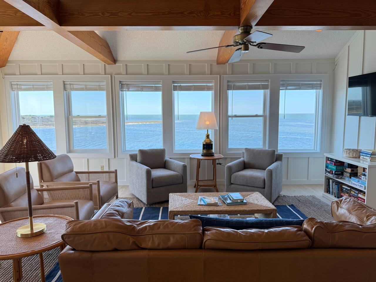 OBX Soundfront! Hot Tub, Dock, Boat Ramp, Kayaks