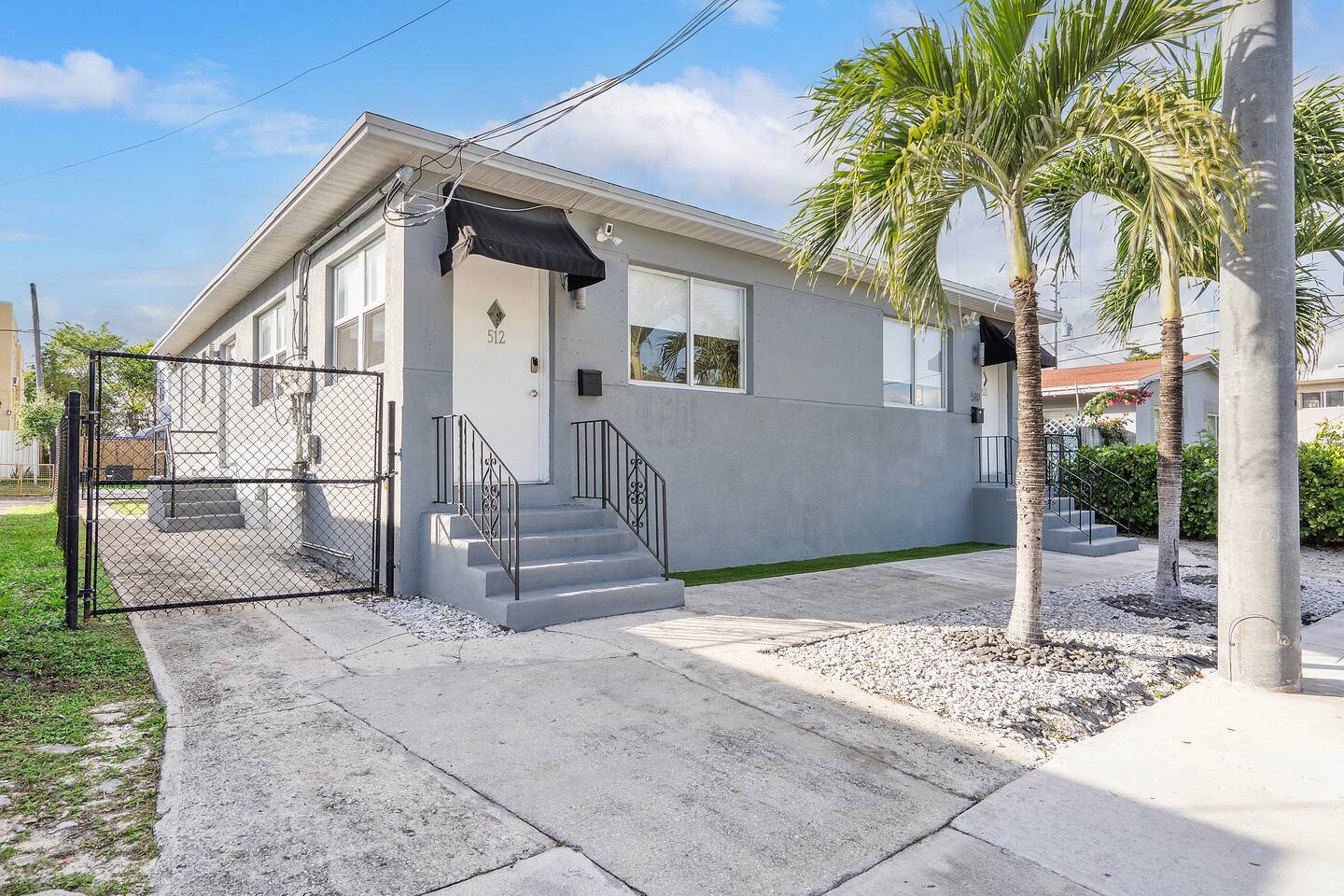 Sleeps 12 | Plunge Pool + Yard Games | Brickell