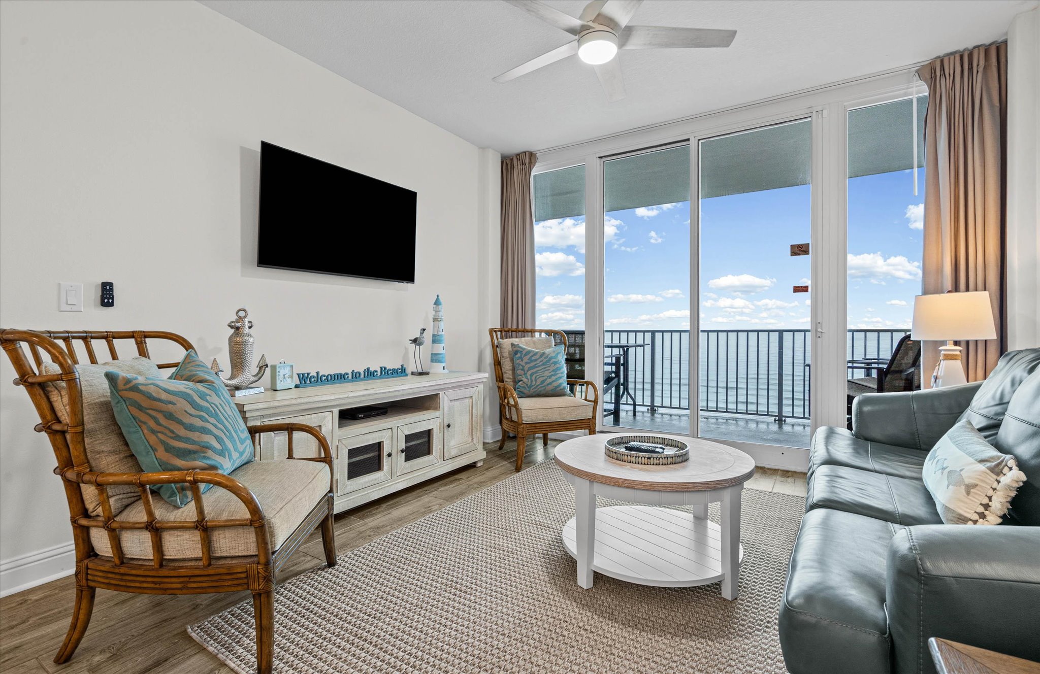Lighthouse #807 Beachfront condo 2BR + Bunkroom