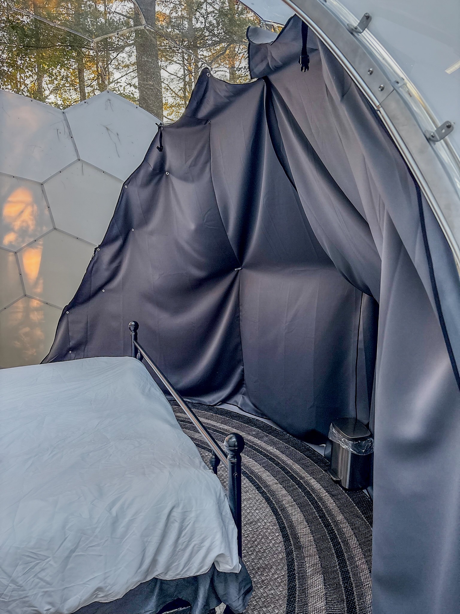 Cozy dome retreat with forest views and a unique glamping vibe