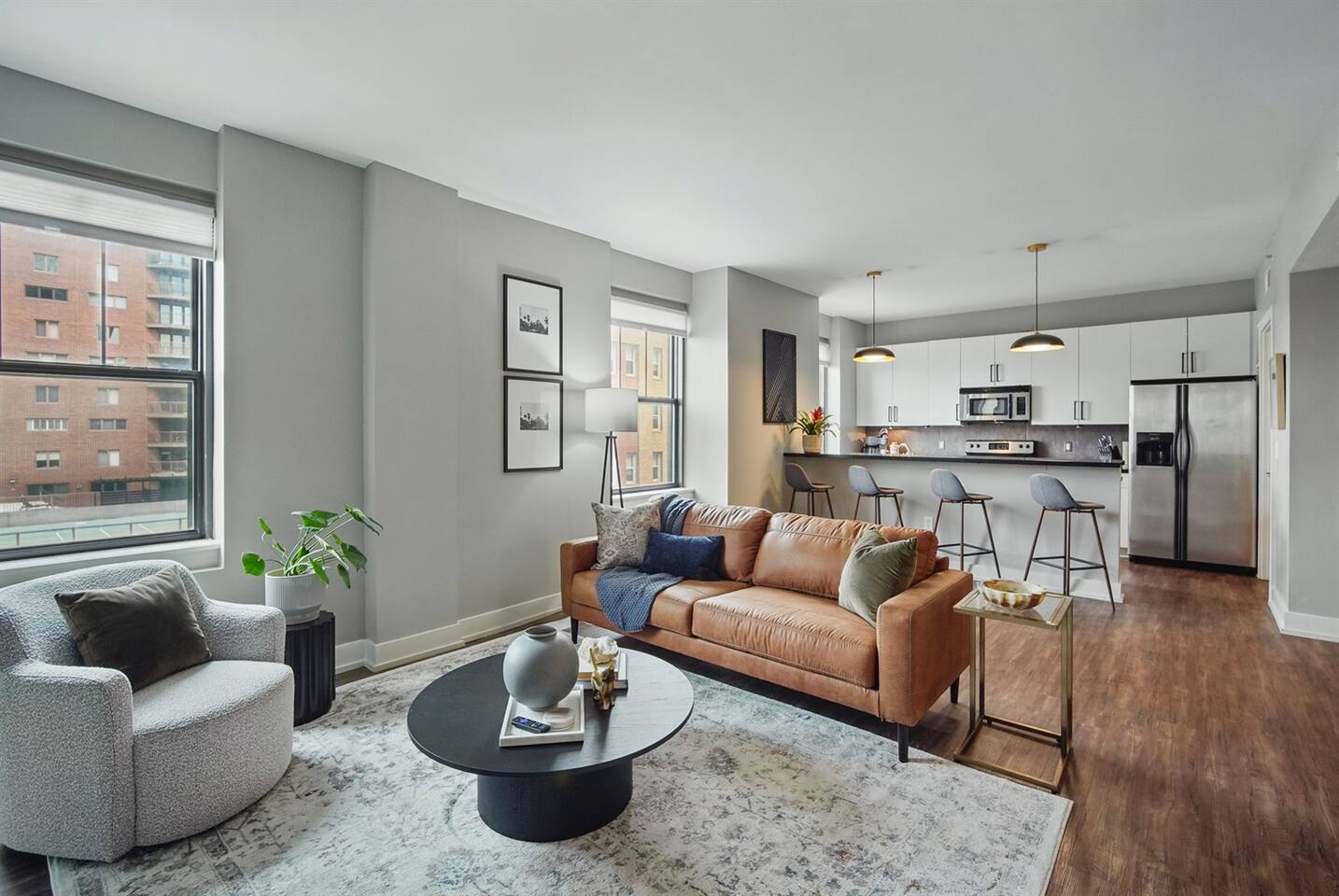 Stylish, Modern and Posh Downtown Kirkwood Suite