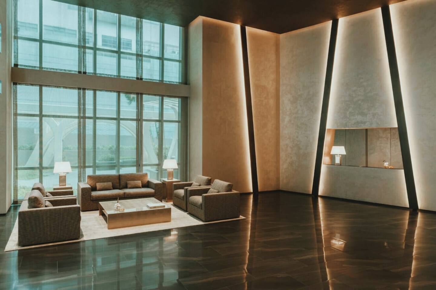 42F - High Floor Makati View • Pool • Fast WiFi