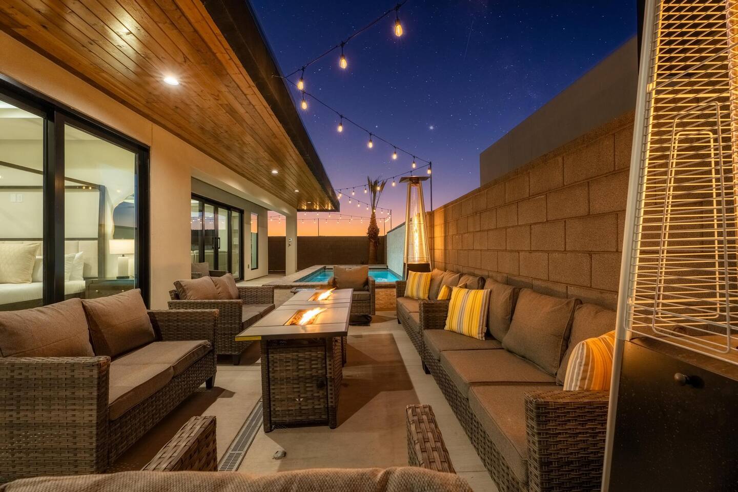 Sleeps 23 l Pool l Near Zion l 7BR Luxury Home