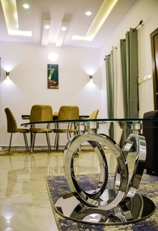 Stylish 2BR Modern Apt in Cité Baguida