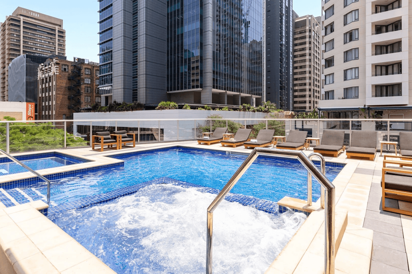 CITY Centre With Awesome Views!